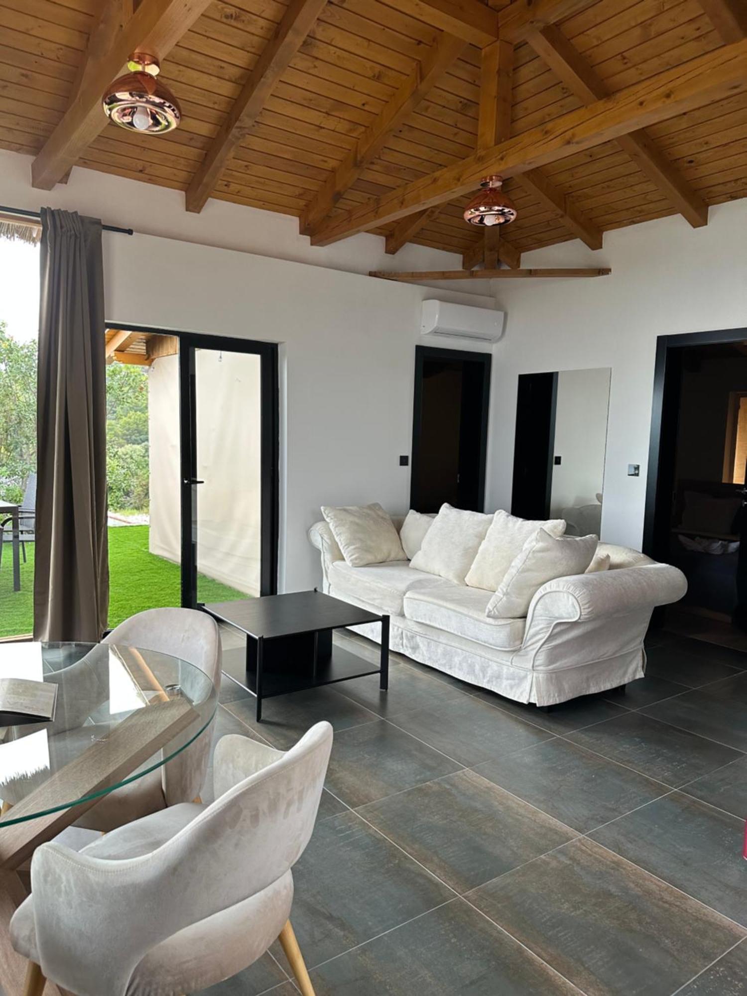 Golden Haven Luxe Bungalow Resort Μούρτερ Εξωτερικό φωτογραφία